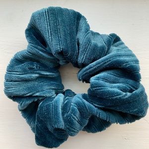 🦋 Blue scrunchie 🦋